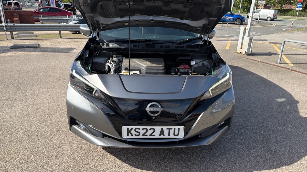 Nissan LEAF 110kW Tekna 39kWh 5dr Auto Electric Hatchback - Image 8
