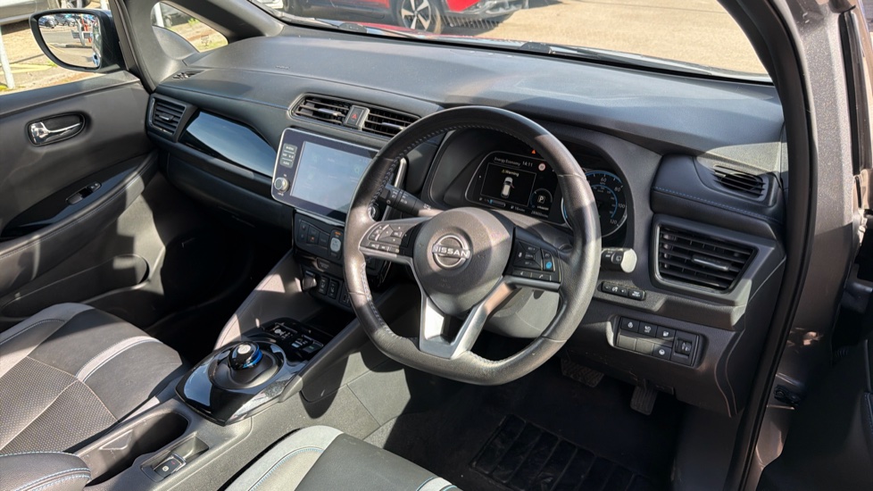 Nissan LEAF 110kW Tekna 39kWh 5dr Auto Electric Hatchback - Image 11