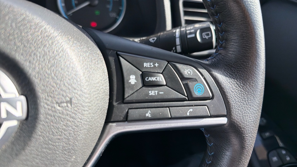 Nissan LEAF 110kW Tekna 39kWh 5dr Auto Electric Hatchback - Image 26