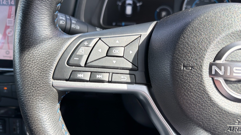 Nissan LEAF 110kW Tekna 39kWh 5dr Auto Electric Hatchback - Image 27