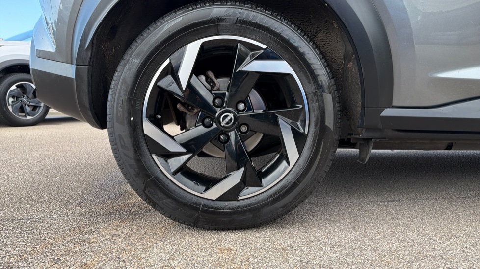 Nissan Juke 1.6 Hybrid N-Connecta 5dr Auto Hybrid Hatchback - Image 7