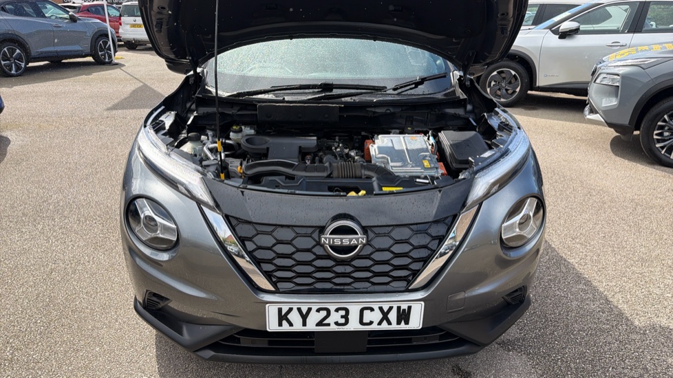 Nissan Juke 1.6 Hybrid N-Connecta 5dr Auto Hybrid Hatchback - Image 8