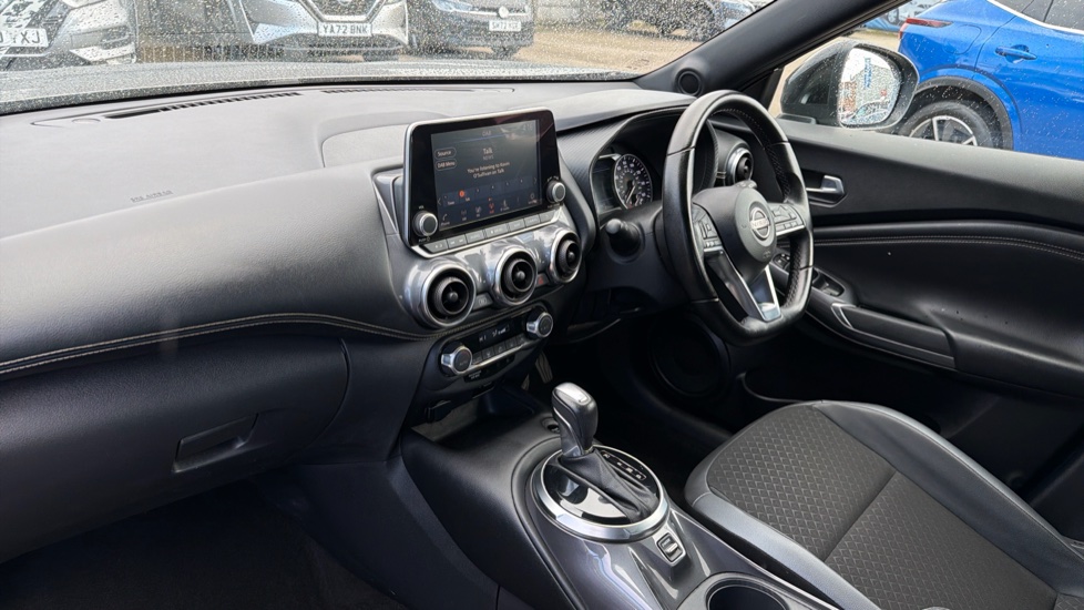 Nissan Juke 1.6 Hybrid N-Connecta 5dr Auto Hybrid Hatchback - Image 9