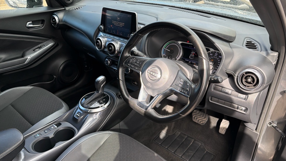 Nissan Juke 1.6 Hybrid N-Connecta 5dr Auto Hybrid Hatchback - Image 11