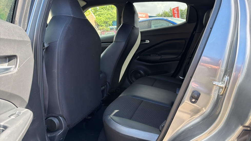 Nissan Juke 1.6 Hybrid N-Connecta 5dr Auto Hybrid Hatchback - Image 16
