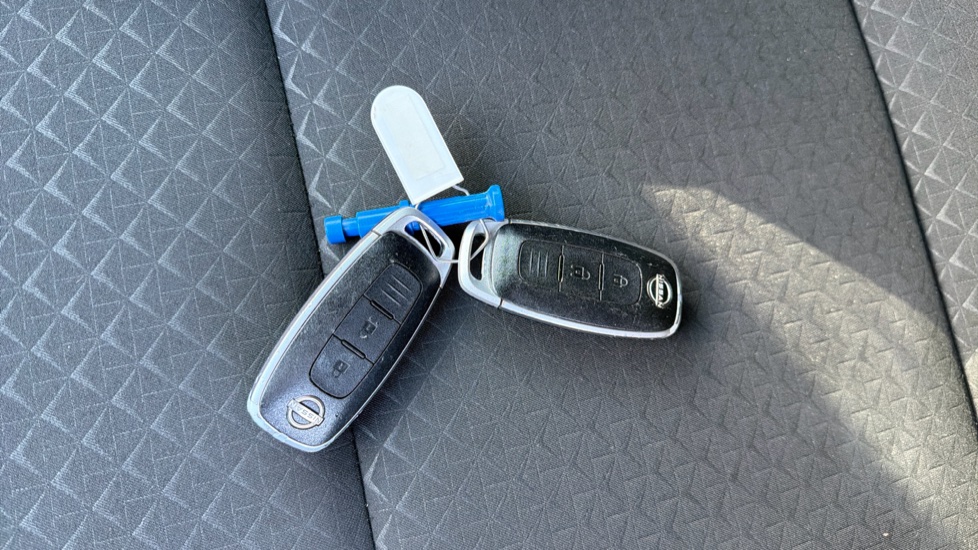 Nissan Juke 1.6 Hybrid N-Connecta 5dr Auto Hybrid Hatchback - Image 20