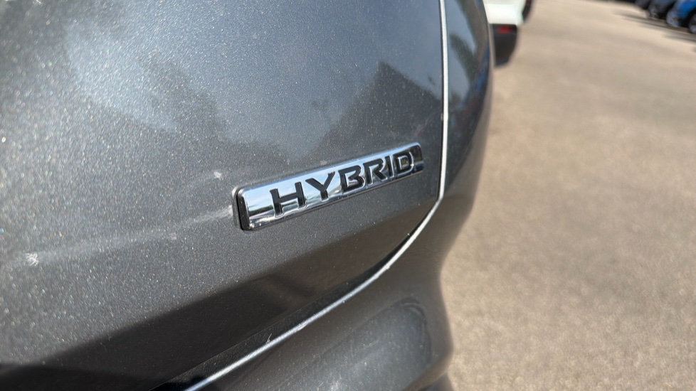 Nissan Juke 1.6 Hybrid N-Connecta 5dr Auto Hybrid Hatchback - Image 23