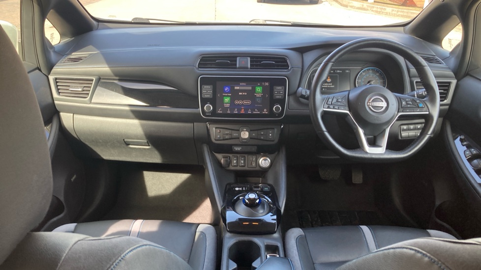 Nissan LEAF 110kW Tekna 39kWh 5dr Auto Electric Hatchback - Image 10