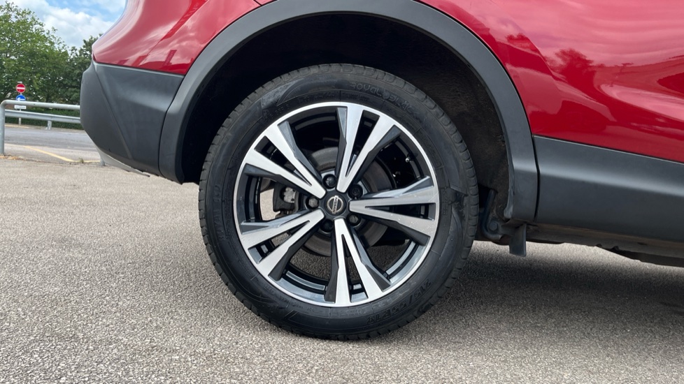 Nissan Qashqai 1.3 DiG-T 160 N-Connecta 5dr DCT Petrol Hatchback - Image 7