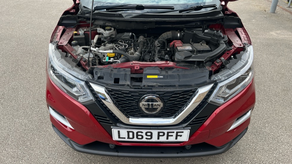 Nissan Qashqai 1.3 DiG-T 160 N-Connecta 5dr DCT Petrol Hatchback - Image 8