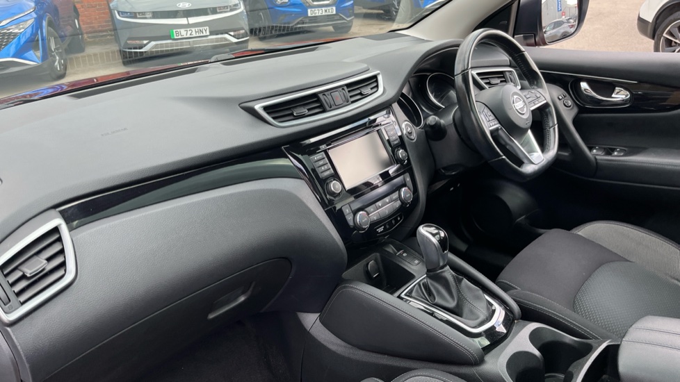 Nissan Qashqai 1.3 DiG-T 160 N-Connecta 5dr DCT Petrol Hatchback - Image 9