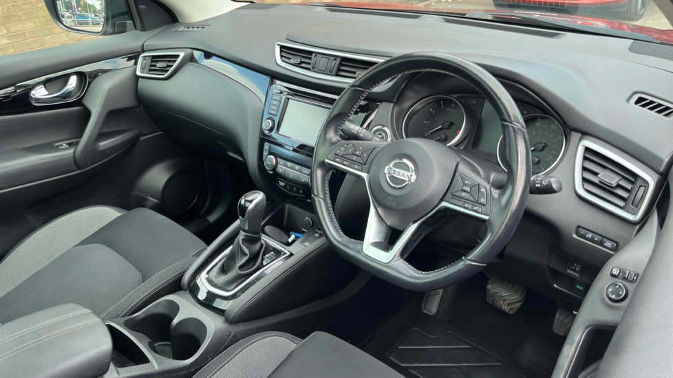 Nissan Qashqai 1.3 DiG-T 160 N-Connecta 5dr DCT Petrol Hatchback - Image 11
