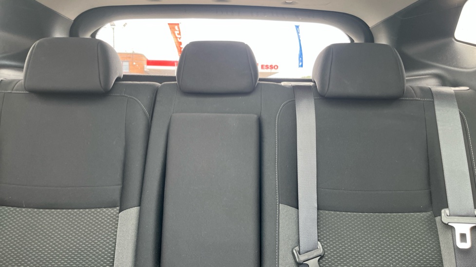 Nissan Qashqai 1.3 DiG-T 160 N-Connecta 5dr DCT Petrol Hatchback - Image 15
