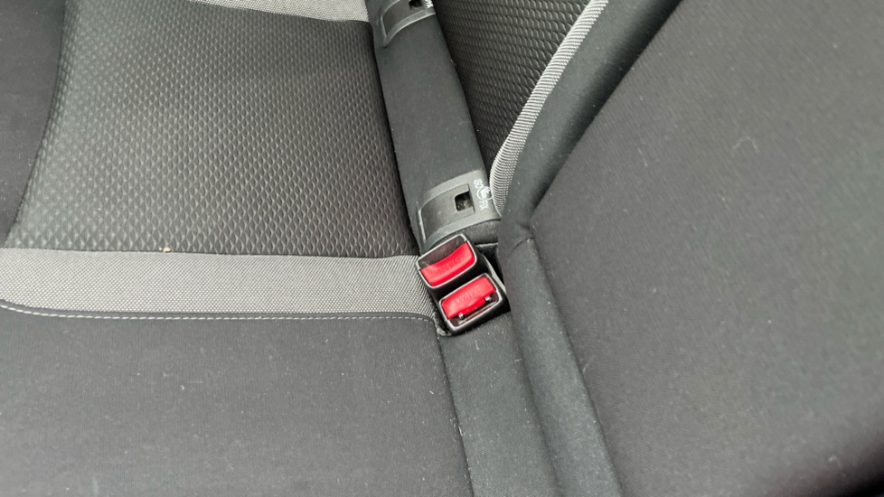 Nissan Qashqai 1.3 DiG-T 160 N-Connecta 5dr DCT Petrol Hatchback - Image 17