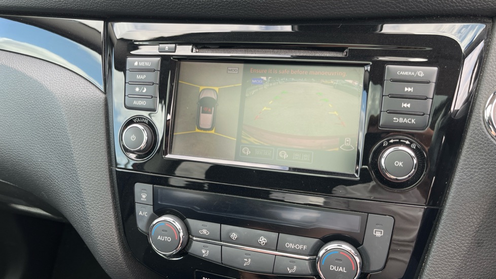 Nissan Qashqai 1.3 DiG-T 160 N-Connecta 5dr DCT Petrol Hatchback - Image 26