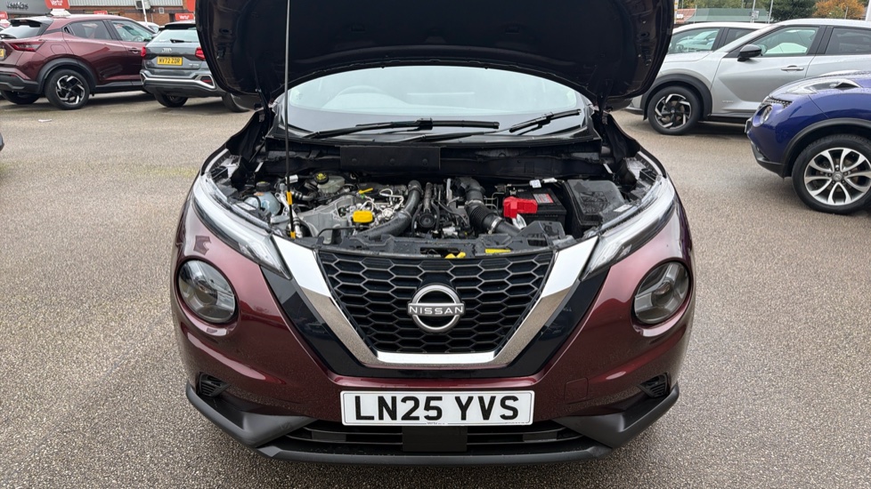 Nissan Juke 1.0 DiG-T Acenta Premium 5dr Petrol Hatchback - Image 8
