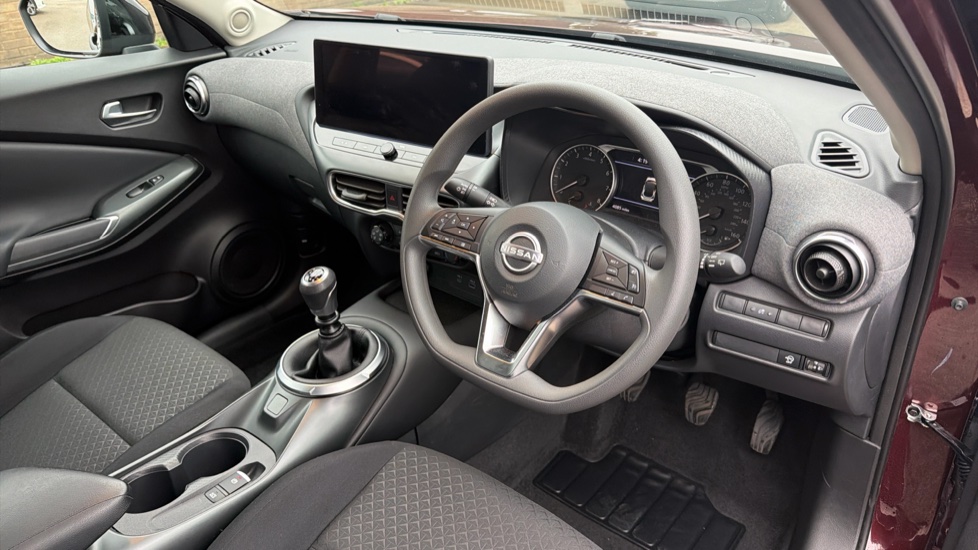 Nissan Juke 1.0 DiG-T Acenta Premium 5dr Petrol Hatchback - Image 11
