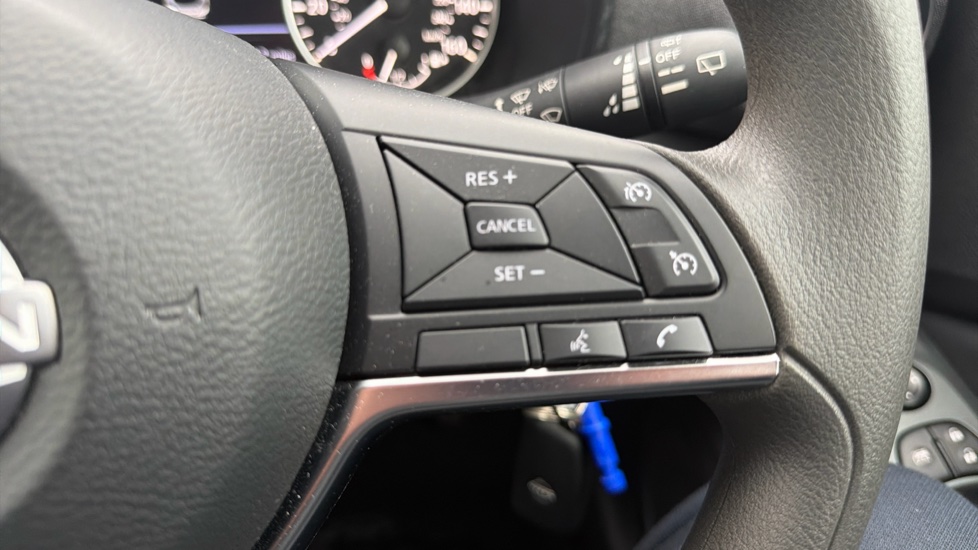 Nissan Juke 1.0 DiG-T Acenta Premium 5dr Petrol Hatchback - Image 23