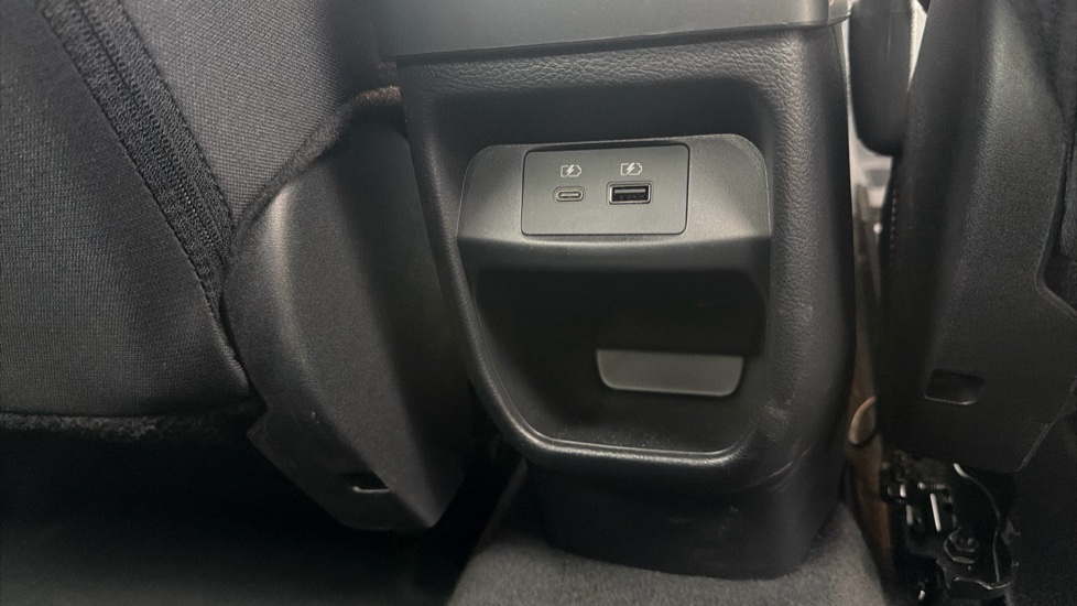 Nissan Juke 1.0 DiG-T Acenta Premium 5dr Petrol Hatchback - Image 27