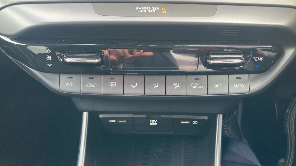 Hyundai BAYON 1.0 TGDi 48V MHEV Premium 5dr DCT Petrol Hatchback - Image 27
