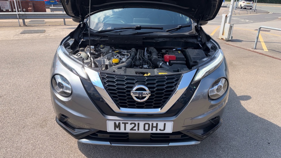 Nissan Juke 1.0 DiG-T 114 Tekna+ 5dr DCT Petrol Hatchback - Image 8