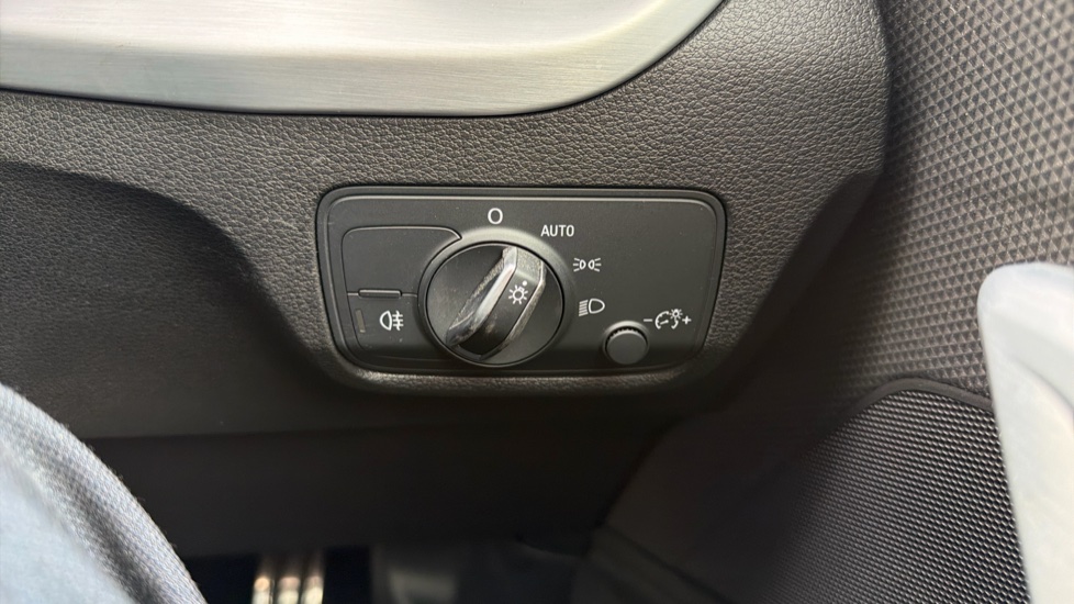 Audi Q2 35 TFSI S Line 5dr Petrol Estate - Image 27