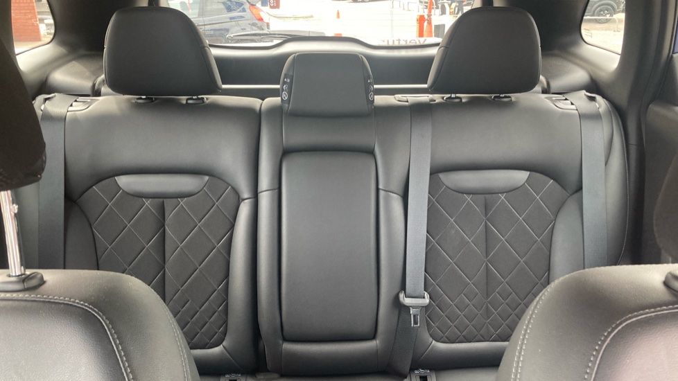 Renault Kadjar 1.3 TCE Iconic 5dr Petrol Hatchback - Image 15