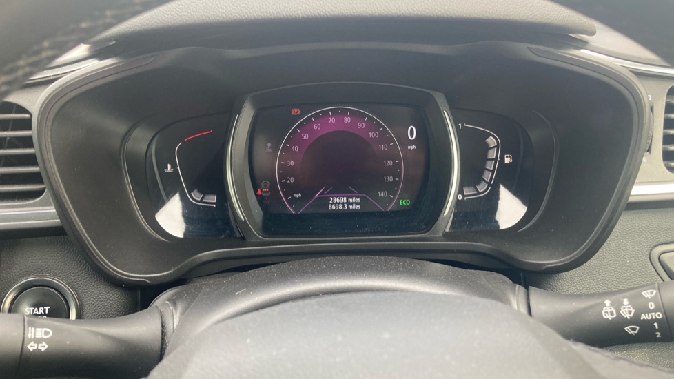 Renault Kadjar 1.3 TCE Iconic 5dr Petrol Hatchback - Image 18
