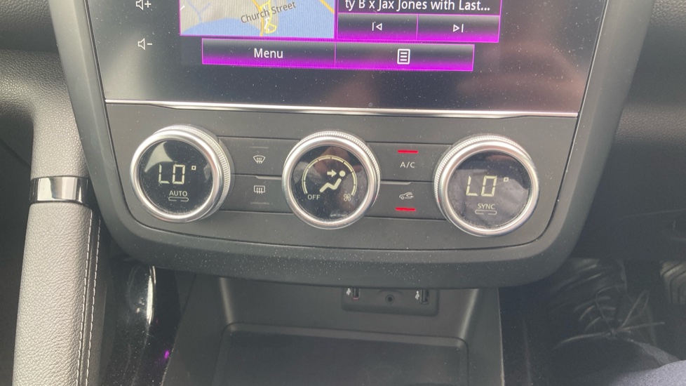 Renault Kadjar 1.3 TCE Iconic 5dr Petrol Hatchback - Image 23