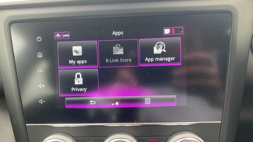 Renault Kadjar 1.3 TCE Iconic 5dr Petrol Hatchback - Image 26