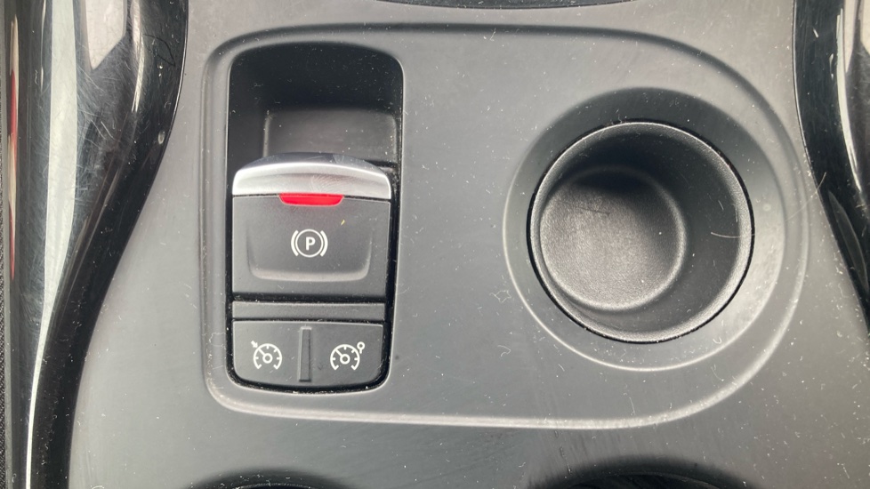 Renault Kadjar 1.3 TCE Iconic 5dr Petrol Hatchback - Image 29