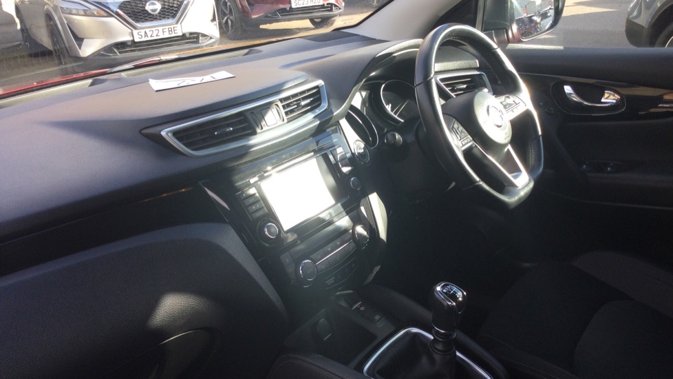 Nissan Qashqai 1.5 dCi 115 N-Connecta 5dr Diesel Hatchback - Image 9