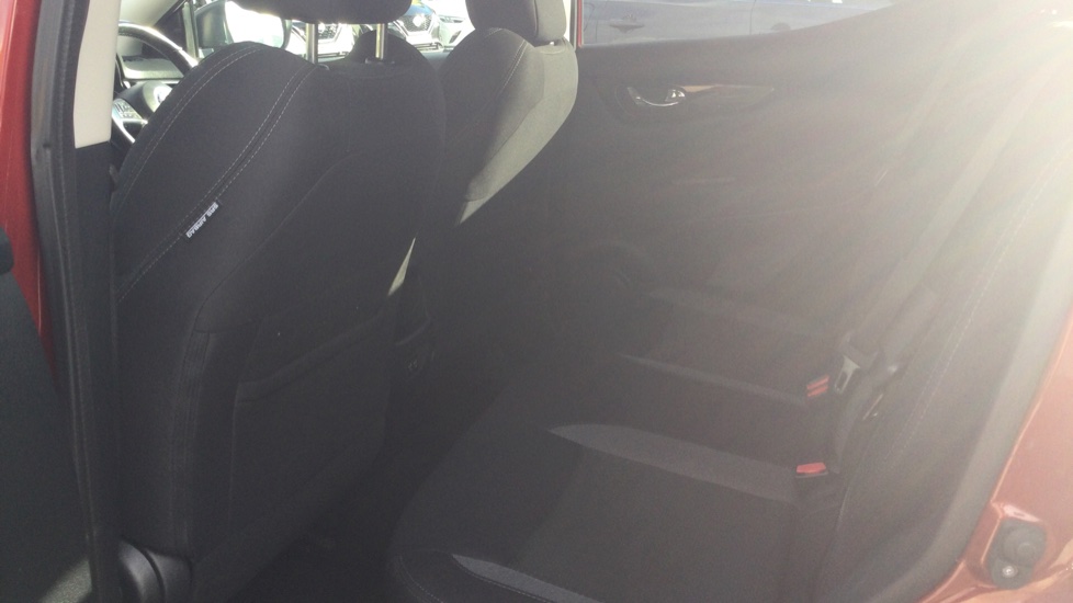 Nissan Qashqai 1.5 dCi 115 N-Connecta 5dr Diesel Hatchback - Image 16