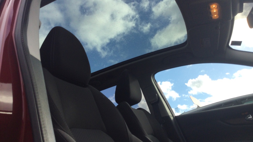 Nissan Qashqai 1.5 dCi 115 N-Connecta 5dr Diesel Hatchback - Image 25