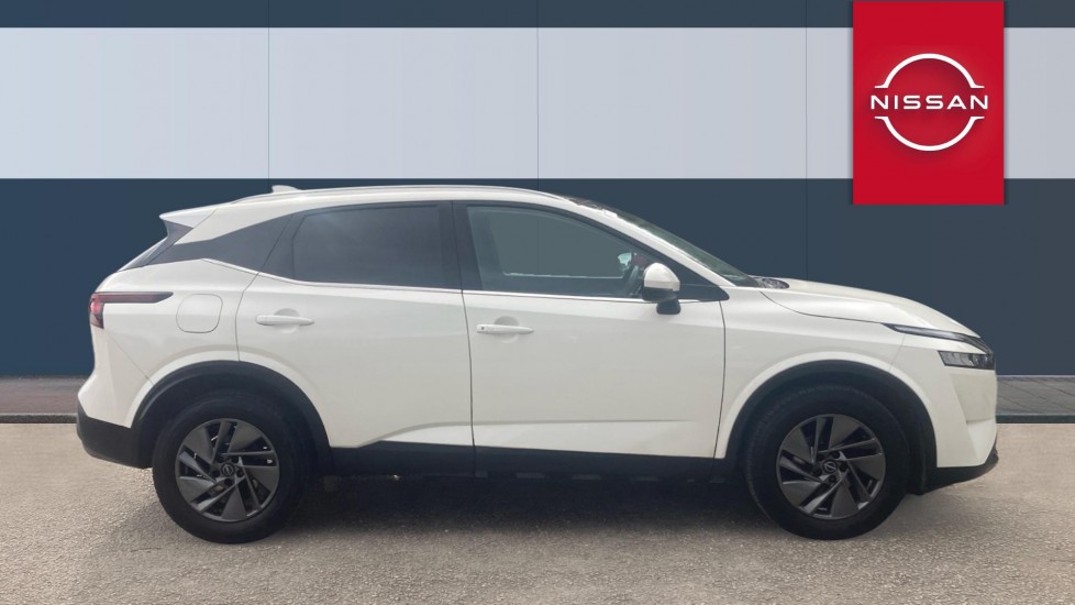 Nissan Qashqai 1.3 DiG-T MH Acenta Premium 5dr Petrol Hatchback - Image 5