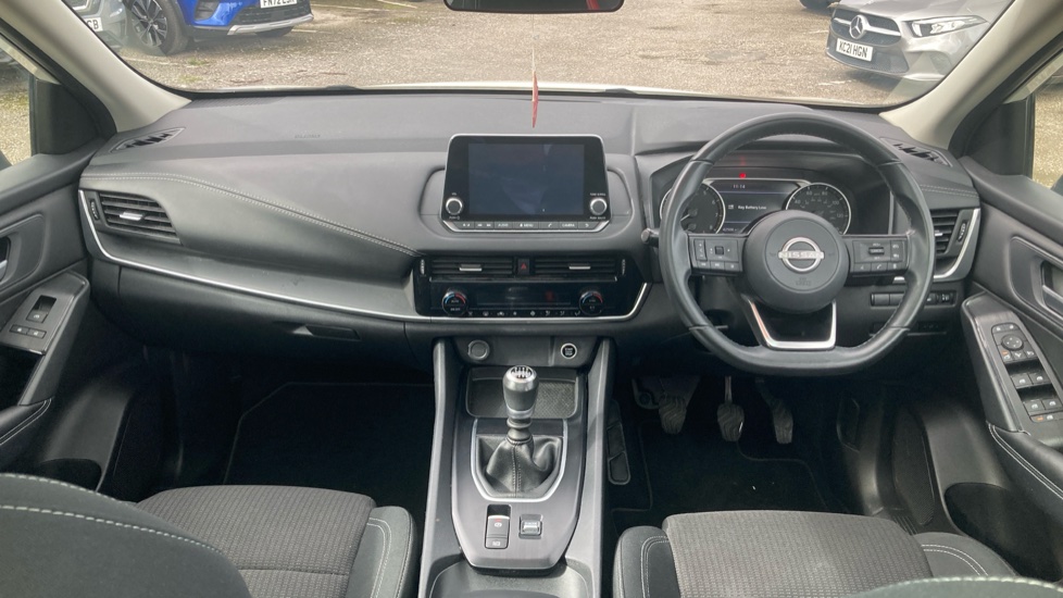 Nissan Qashqai 1.3 DiG-T MH Acenta Premium 5dr Petrol Hatchback - Image 10
