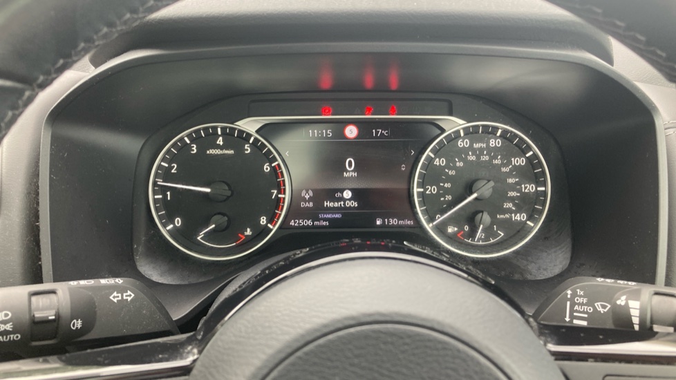 Nissan Qashqai 1.3 DiG-T MH Acenta Premium 5dr Petrol Hatchback - Image 18