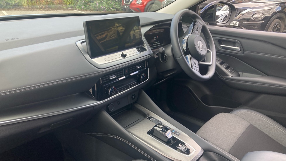 Nissan Qashqai 1.5 E-Power 205 N-Connecta [Glass Roof] 5dr Auto Hybrid Hatchback - Image 9