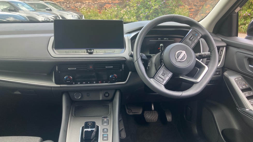 Nissan Qashqai 1.5 E-Power 205 N-Connecta [Glass Roof] 5dr Auto Hybrid Hatchback - Image 10