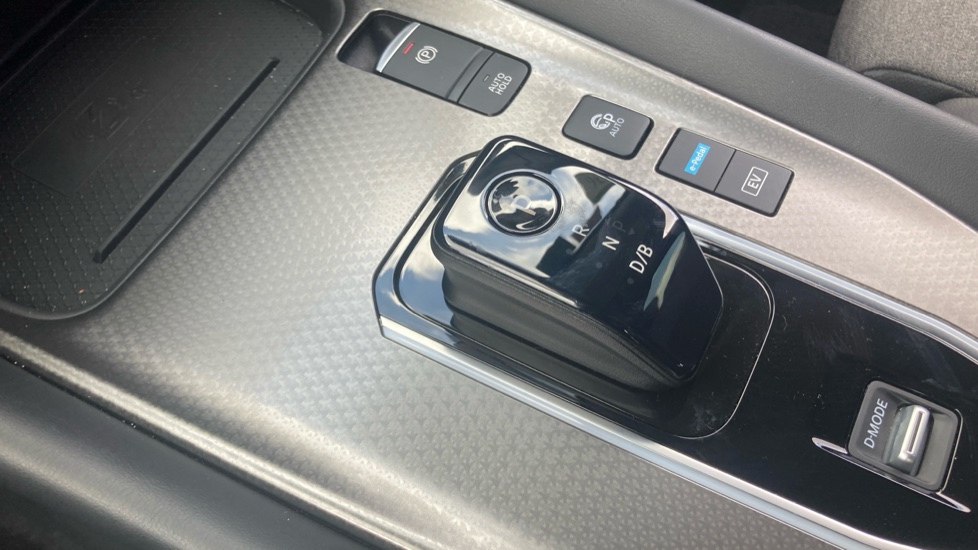 Nissan Qashqai 1.5 E-Power 205 N-Connecta [Glass Roof] 5dr Auto Hybrid Hatchback - Image 13