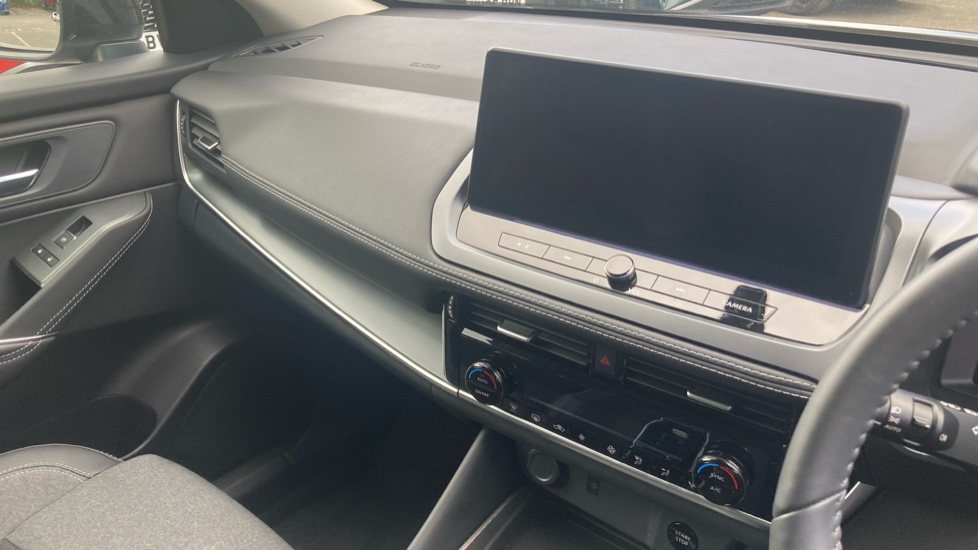 Nissan Qashqai 1.5 E-Power 205 N-Connecta [Glass Roof] 5dr Auto Hybrid Hatchback - Image 14
