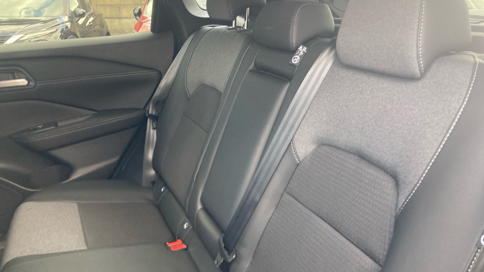 Nissan Qashqai 1.5 E-Power 205 N-Connecta [Glass Roof] 5dr Auto Hybrid Hatchback - Image 16