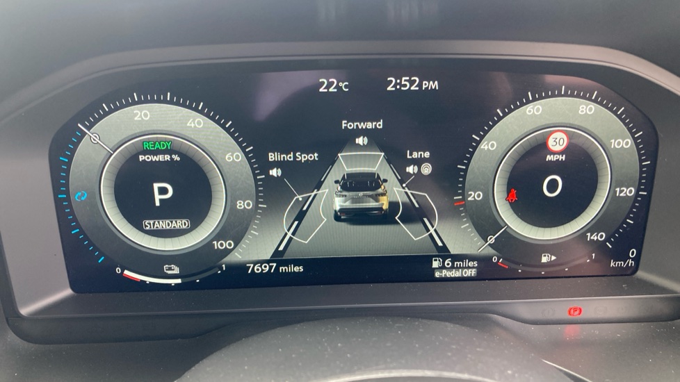 Nissan Qashqai 1.5 E-Power 205 N-Connecta [Glass Roof] 5dr Auto Hybrid Hatchback - Image 18