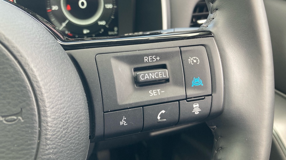 Nissan Qashqai 1.5 E-Power 205 N-Connecta [Glass Roof] 5dr Auto Hybrid Hatchback - Image 22