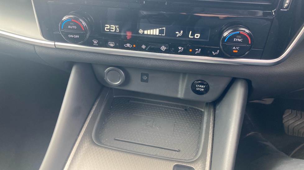 Nissan Qashqai 1.5 E-Power 205 N-Connecta [Glass Roof] 5dr Auto Hybrid Hatchback - Image 26