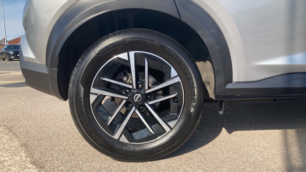 Nissan Juke 1.0 DiG-T N-Connecta 5dr Petrol Hatchback - Image 7