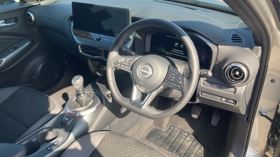 Nissan Juke 1.0 DiG-T N-Connecta 5dr Petrol Hatchback - Image 11