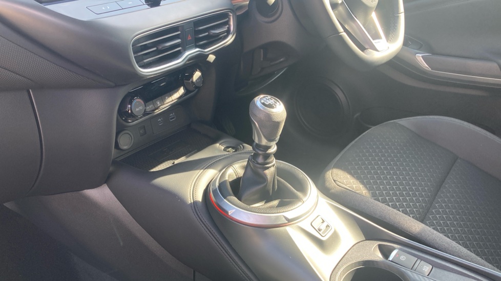 Nissan Juke 1.0 DiG-T N-Connecta 5dr Petrol Hatchback - Image 13