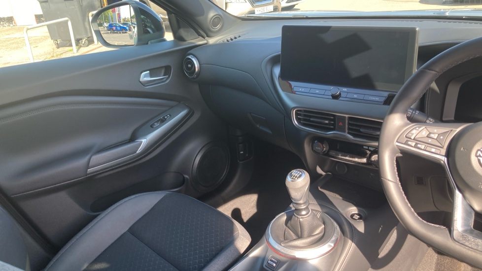 Nissan Juke 1.0 DiG-T N-Connecta 5dr Petrol Hatchback - Image 14