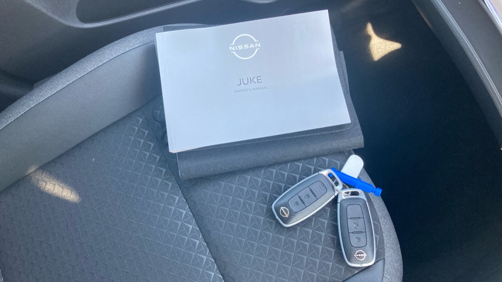 Nissan Juke 1.0 DiG-T N-Connecta 5dr Petrol Hatchback - Image 19